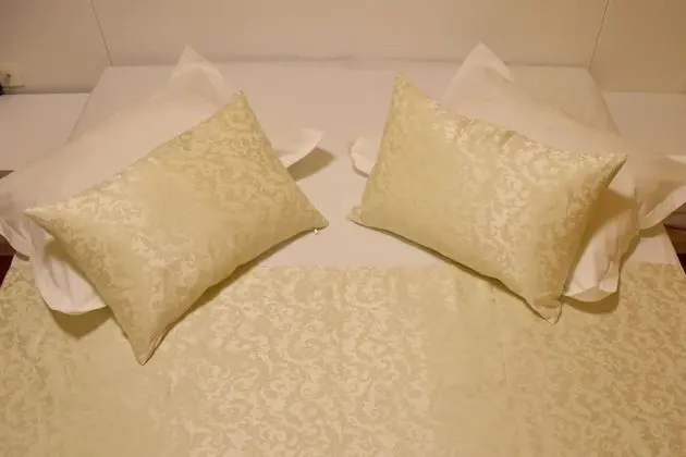 Tek Büyük Yataklı Oda, Zemin Kat