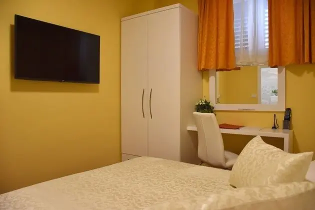 Tek Büyük Yataklı Oda, Zemin Kat