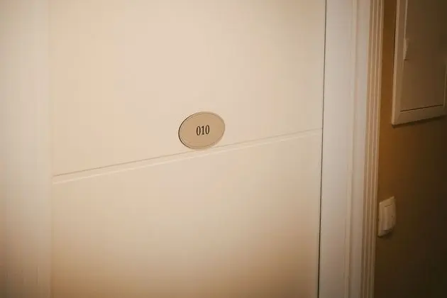 Tek Büyük Yataklı Oda, Zemin Kat