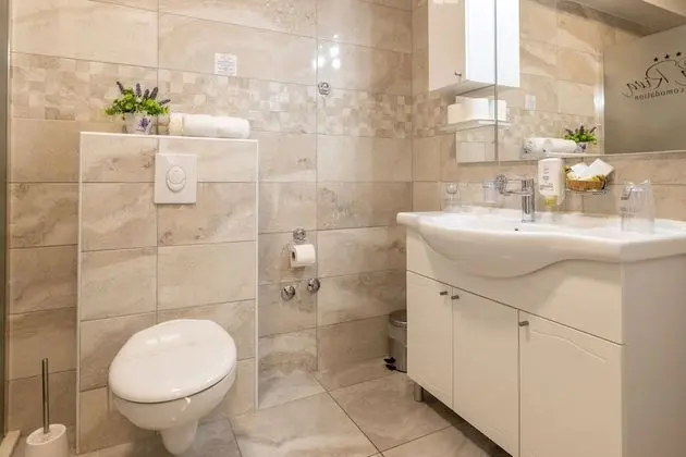 Tek Büyük Yataklı Oda, Zemin Kat