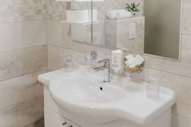 Tek Büyük Yataklı Oda, Zemin Kat