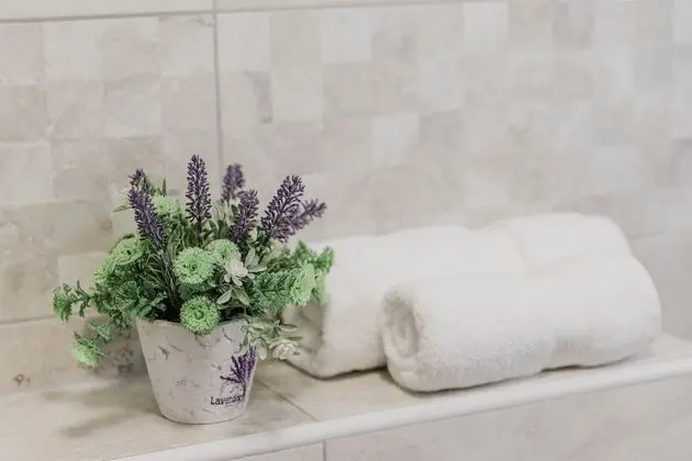 Tek Büyük Yataklı Oda, Zemin Kat