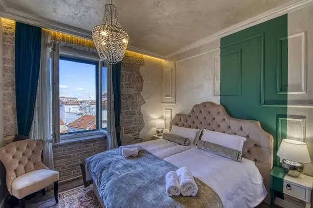 Design Tek Büyük veya İki Ayrı Yataklı Oda (13)
