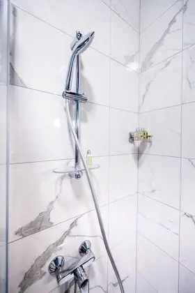 Design Tek Büyük veya İki Ayrı Yataklı Oda (13)