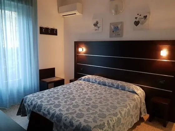 Standard Tek Büyük veya İki Ayrı Yataklı Oda, Balkon