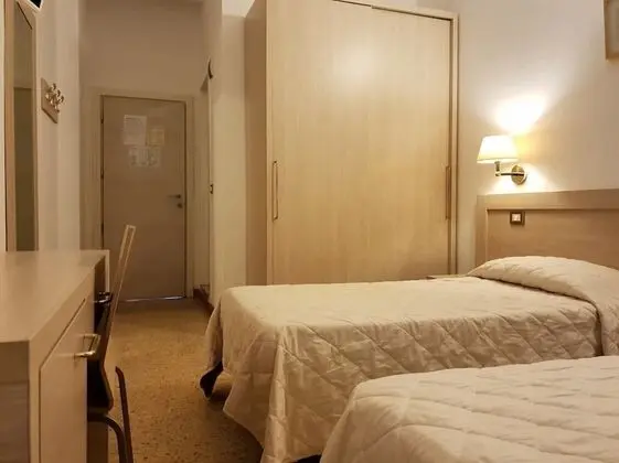 Standard Tek Büyük veya İki Ayrı Yataklı Oda, Balkon