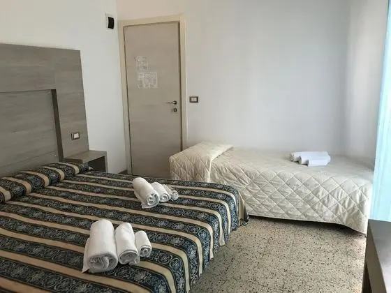 Üç Kişilik Oda, Balkon