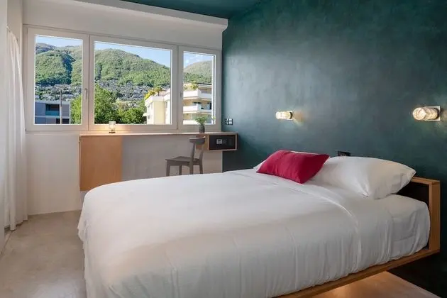 Tek Büyük veya İki Ayrı Yataklı Oda, Dağ Manzaralı