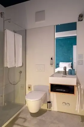 Tek Büyük veya İki Ayrı Yataklı Oda, Göl Manzaralı