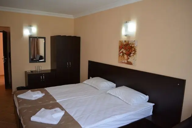 Basic Tek Büyük veya İki Ayrı Yataklı Oda, Balkon