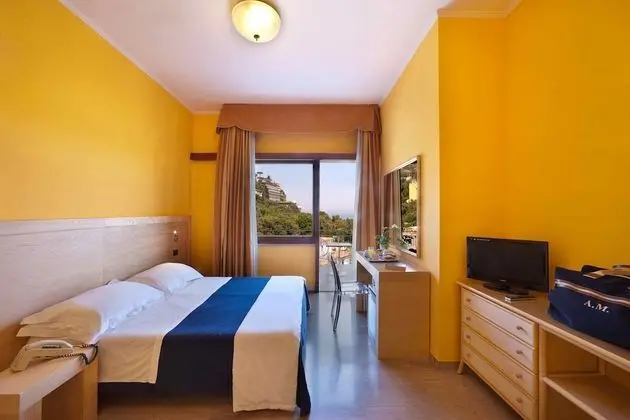 Comfort Tek Büyük veya İki Ayrı Yataklı Oda, Balkon, Deniz Manzaralı
