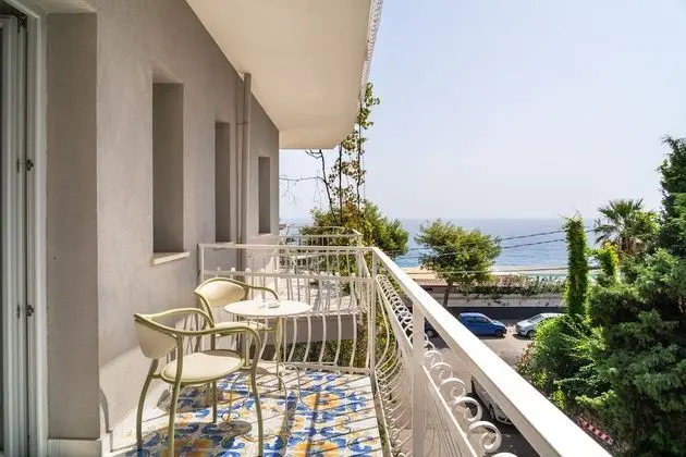 Comfort Tek Büyük Yataklı Oda, Kısmi Deniz Manzaralı