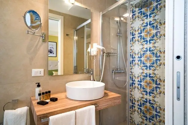 Comfort Üç Kişilik Oda, Kısmi Deniz Manzaralı