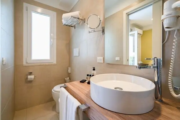 Comfort Üç Kişilik Oda, Kısmi Deniz Manzaralı