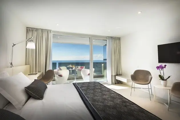 Deluxe Tek Büyük Yataklı Oda, Teras, Deniz Manzaralı