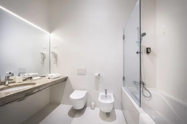 Superior Tek Büyük Yataklı Oda, 1 Çift Kişilik Yatak, Balkon, Park Manzaralı