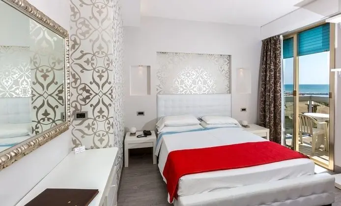 Basic Büyük Yataklı Tek Kişilik Oda