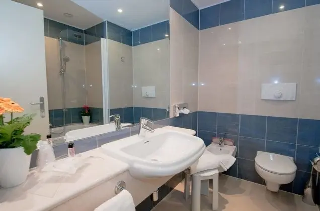 Comfort Tek Büyük Yataklı Oda