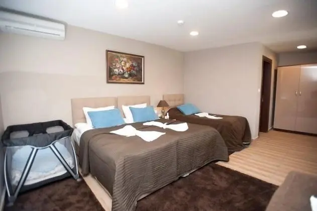 Üç Kişilik Oda