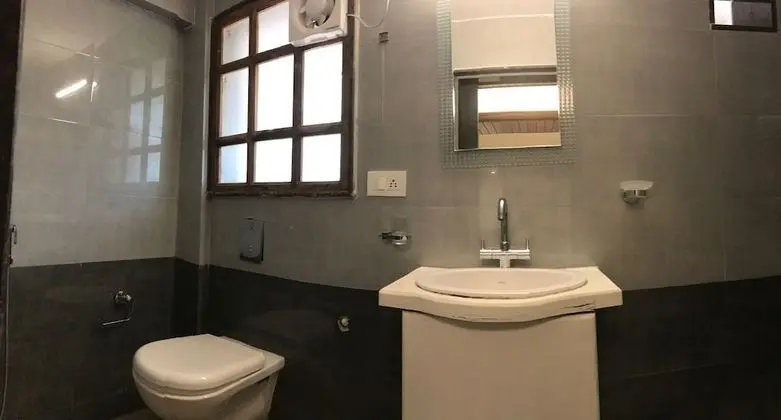 Basic Tek Büyük Yataklı Oda, 1 Büyük (Queen) Boy Yatak