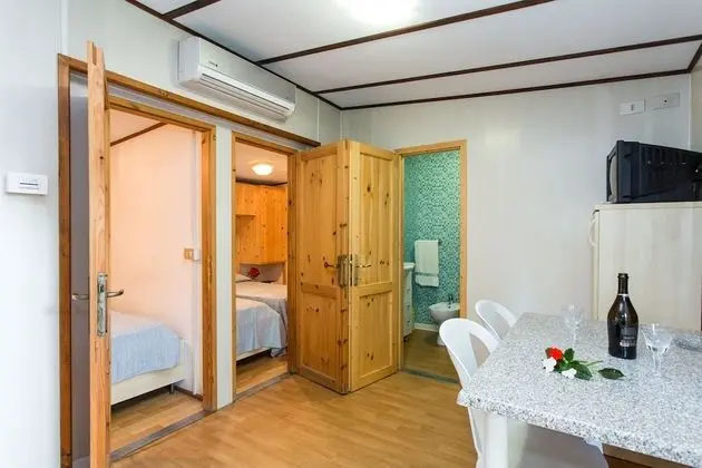 Comfort Karavan (Pet Friendly)