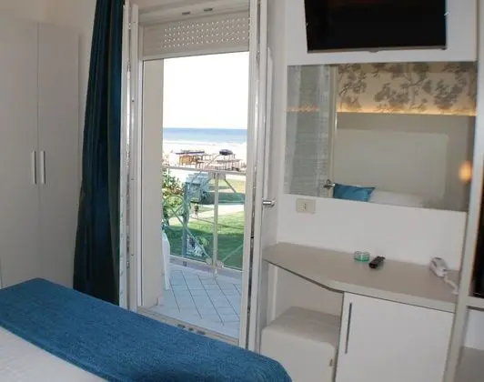 Tek Büyük Yataklı Oda, Balkon, Deniz Manzaralı