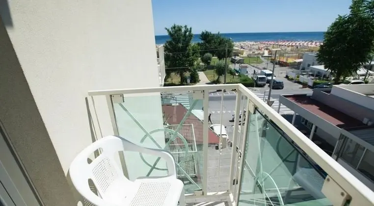 Tek Büyük Yataklı Oda, Balkon, Deniz Manzaralı