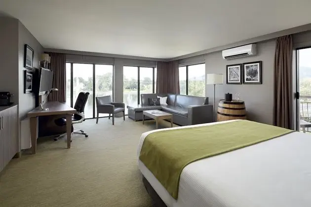 Signature Oda, 1 En Büyük (King) Boy Yatak (Rive Gauche)