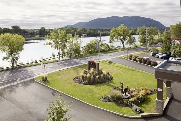 Superior Oda, 1 En Büyük (King) Boy Yatak (Rive Gauche)