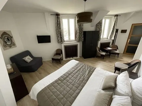 Family Oda, Birden Çok Yatak, Nehir Manzaralı