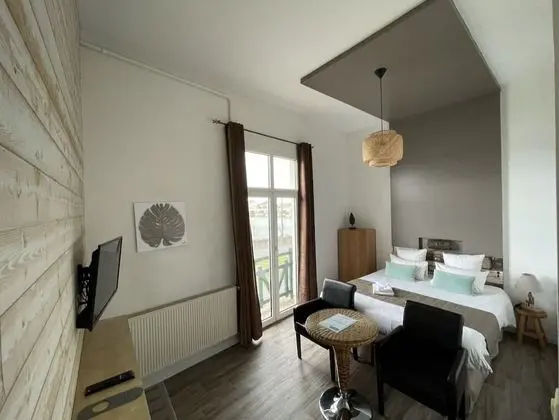 Family Oda, Birden Çok Yatak, Nehir Manzaralı