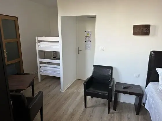 Family Oda, Birden Çok Yatak, Nehir Manzaralı