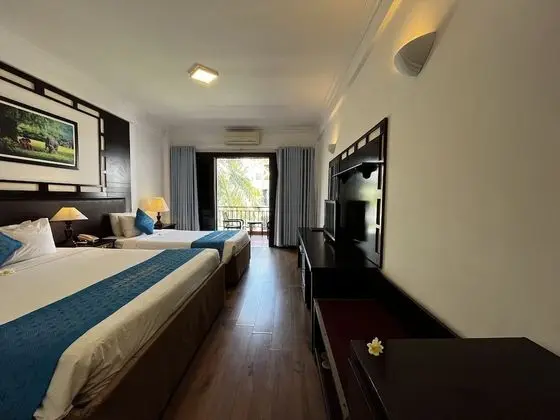 Deluxe Üç Kişilik Oda, Bahçe Manzaralı