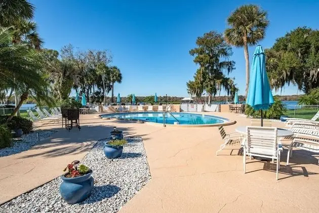 Daire (River Bend C122)