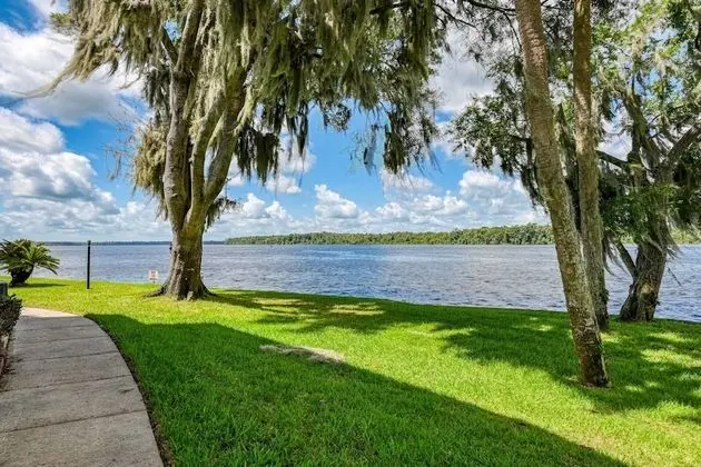 Daire (River Bend C122)