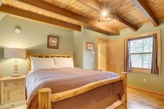 Kulübe, 2 Büyük (Queen) Boy Yatak (River Breeze Chalet)