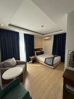 Standart Oda, Nehir Manzaralı, Balkonlu