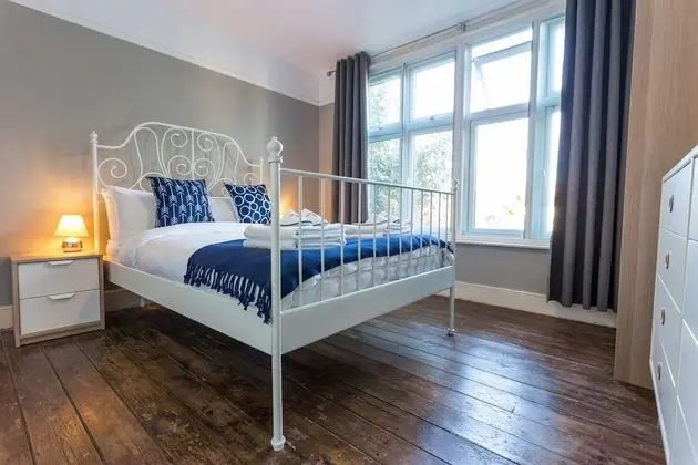 Apart Daire, 6 Yatak Odası