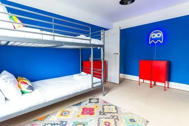 Apart Daire, 6 Yatak Odası