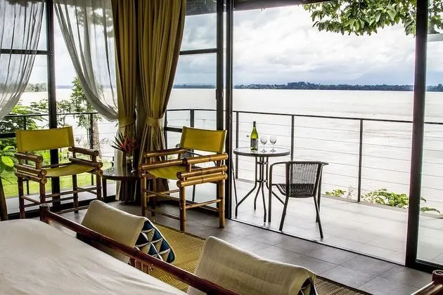 Tek Büyük veya İki Ayrı Yataklı Oda (Riverfront Ground Floor )