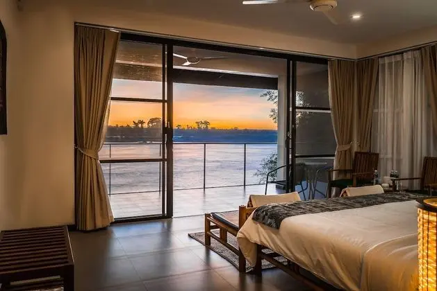 Tek Büyük veya İki Ayrı Yataklı Oda (Riverfront Upper Floor )