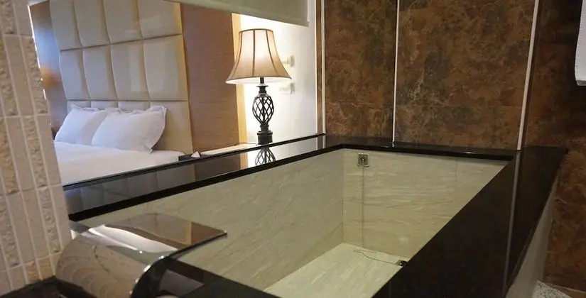 Comfort Tek Büyük Yataklı Oda