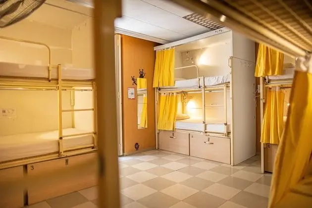 Ortak Ranzalı Oda, Karma Ranzalı Oda, Ortak Banyo (8 people bunkbeds/literas)