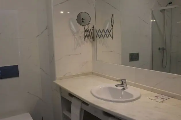 Comfort Tek Büyük Yataklı Oda