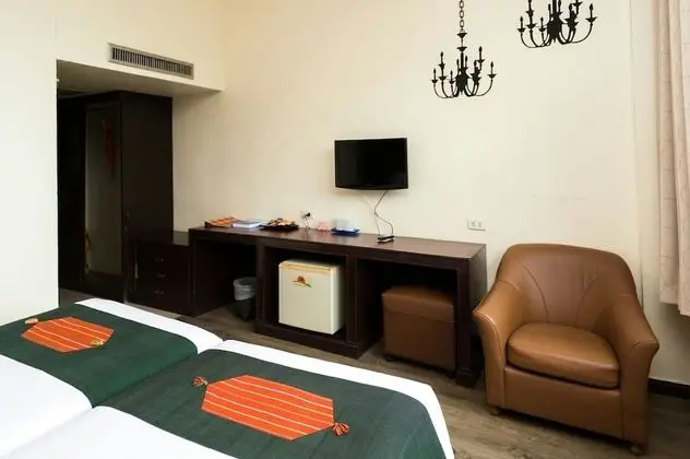 Studio S room