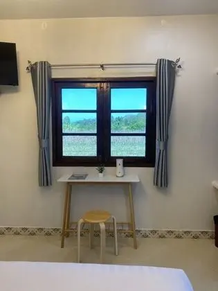 Deluxe Pool View Room