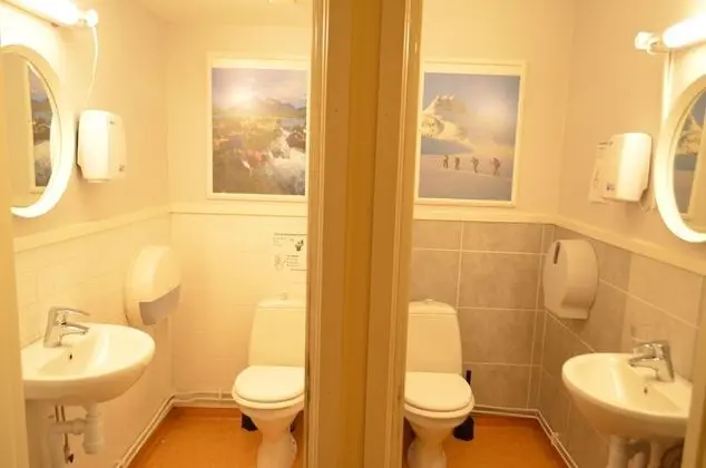Economy Üç Kişilik Oda, Ortak Banyo