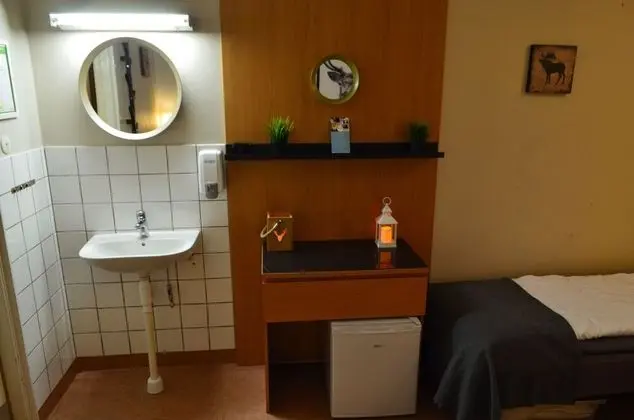 Economy Üç Kişilik Oda, Ortak Banyo