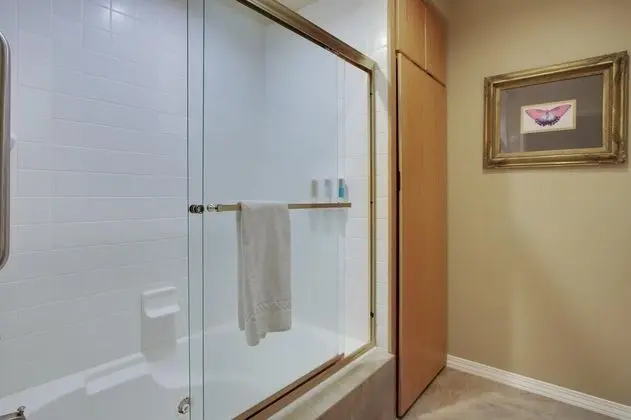 Daire, 1 En Büyük (King) Boy Yatak ve Çekyat (River Ridge 313A)