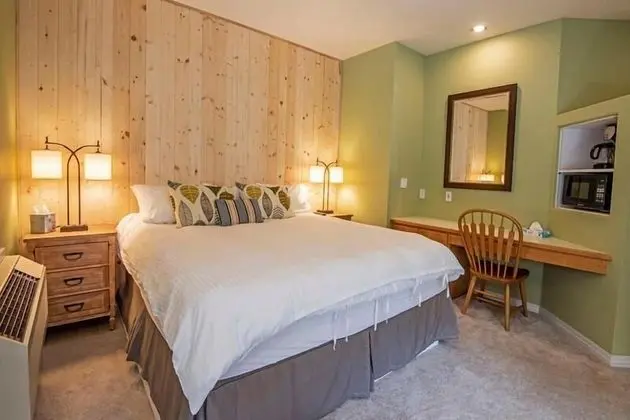 Oda, 1 En Büyük (King) Boy Yatak (River Ridge 319B)